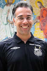 Avelino - fisioterapeuta do Santos F.C