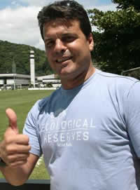 Paulinho MacLaren - artilheiro do Santos FC